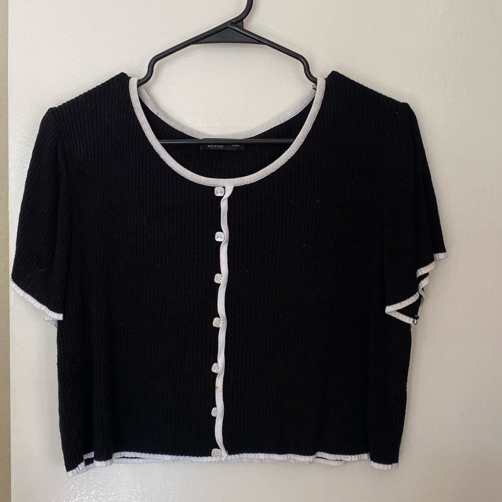 Black and white crop top